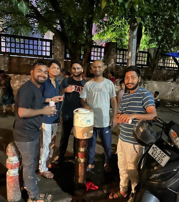 Chai pakoda distribution